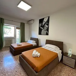 Prella House 50 Mt Da Metro B Jonio Roma